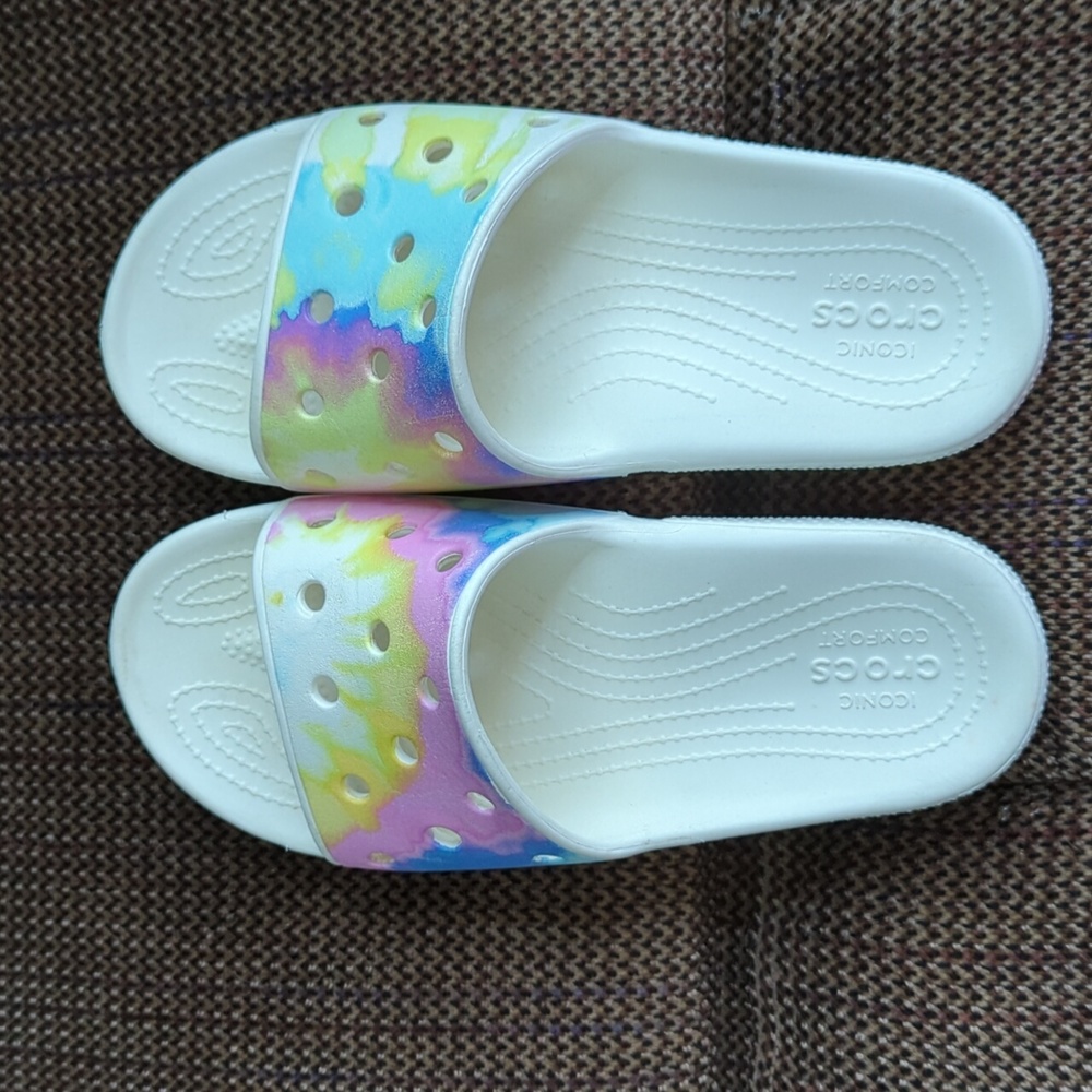 Crocs tye dye slides. Women's size 6